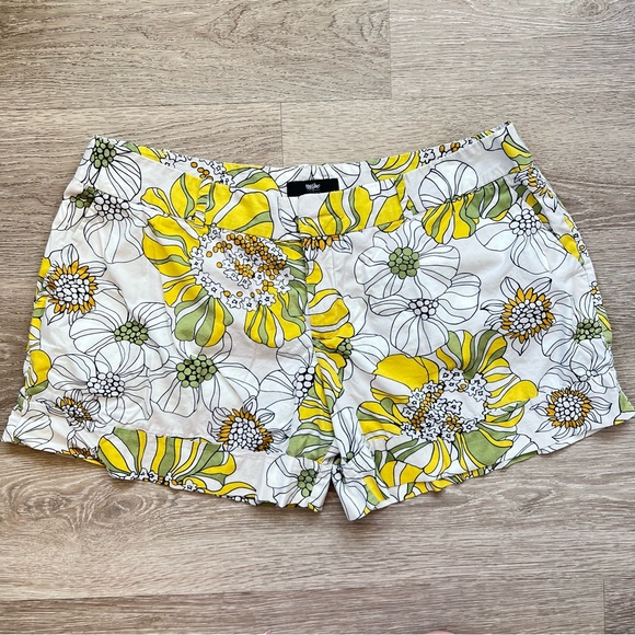 Mossimo Retro Yellow & Green Floral Print Stretchy Shorts, Size 16 - Picture 2 of 9